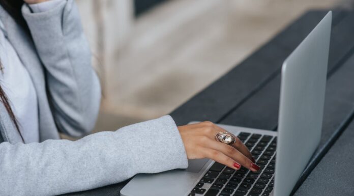 Кар’єрний ріст для жінки: як планувати розвиток та долати скляну стелю