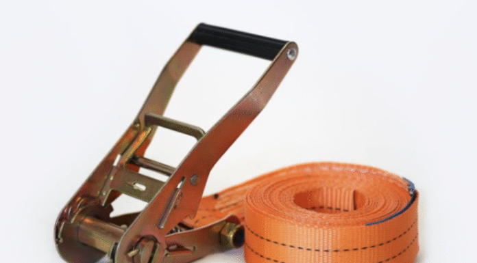 Кільцеві стяжні ремені — універсальне рішення для транспортування вантажів