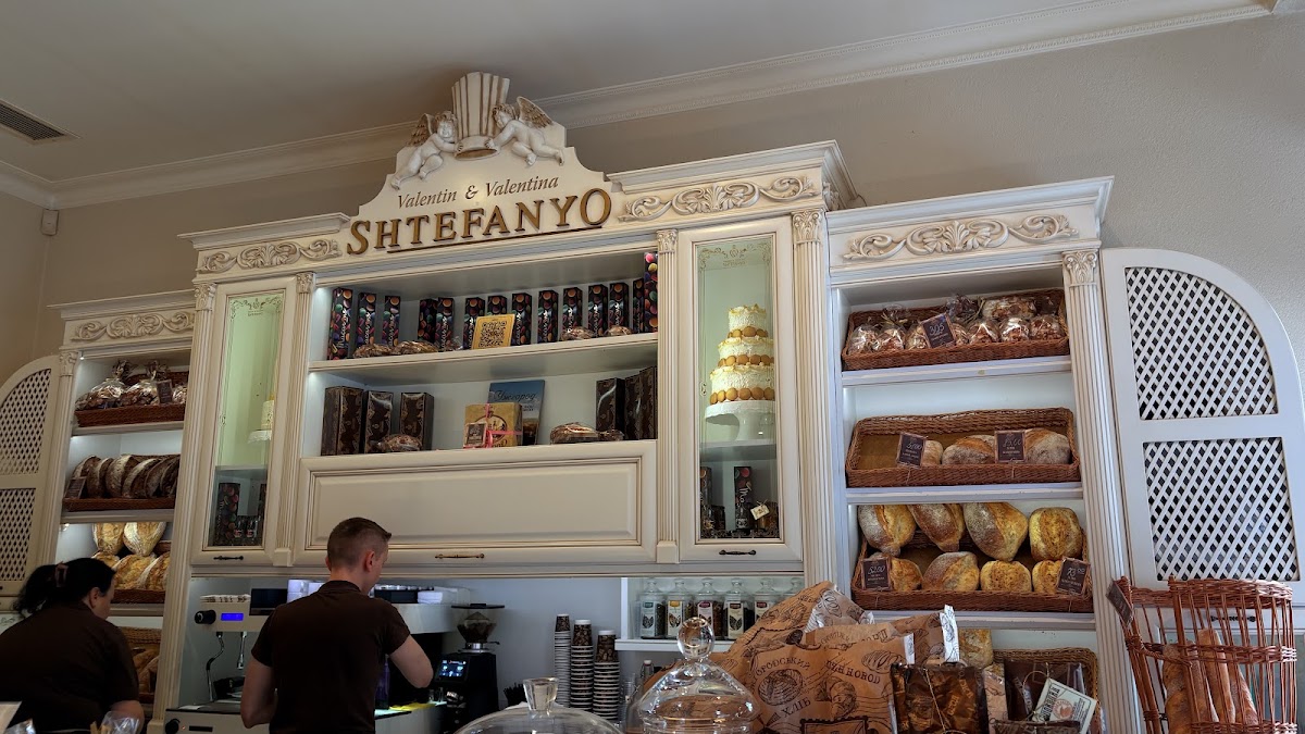Кондитерський дім "Valentin & Valentina Shtefanyo" — Cafe